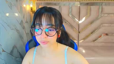 Zoe  online show from September 26, 2025, 3:54 am