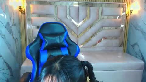 Zoe  online show from October 3, 2025, 3:25 am