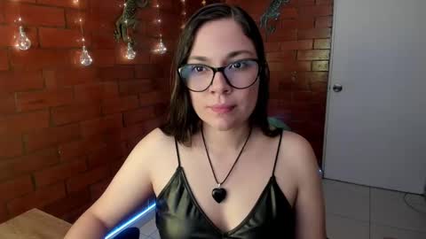 Zoe  online show from February 26, 2025, 3:52 pm