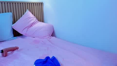 Zoe online show from December 14, 2024, 2:21 pm