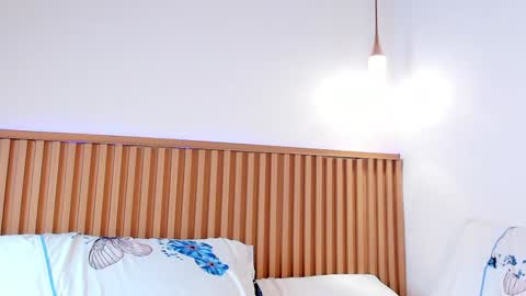 Zoe online show from January 11, 2025, 5:29 pm