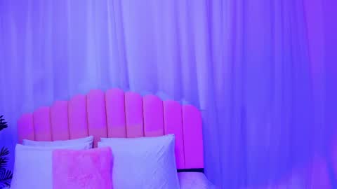 Zoe online show from February 22, 2025, 5:24 pm