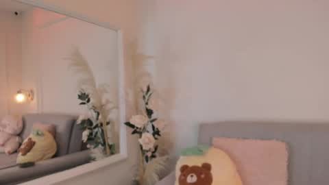Snapshot of zoe_roux210949 chatting on December 22, 2024, 9:11 am Zoe online show from December 22, 2024, 9:11 am