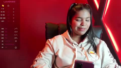 Snapshot of zoe_roux210949 chatting on January 6, 2025, 3:19 pm Zoe online show from January 6, 2025, 3:19 pm