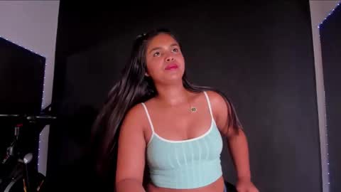 Snapshot of zoe_roux210949 chatting on January 7, 2025, 12:45 am Zoe online show from January 7, 2025, 12:45 am