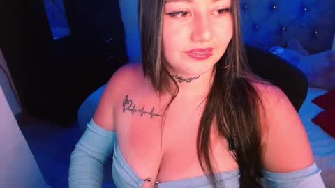 ZOE online show from March 12, 2025, 10:39 pm