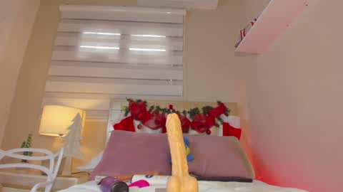 Hi guys i am Zoe  online show from December 20, 2024, 2:38 pm
