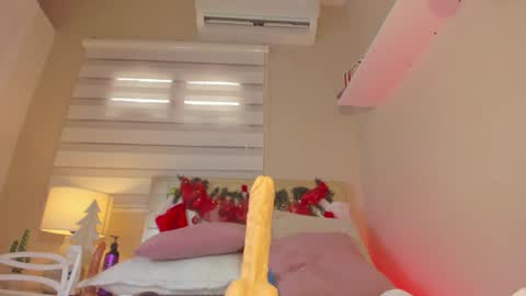 Hi guys i am Zoe  online show from December 26, 2024, 2:37 pm