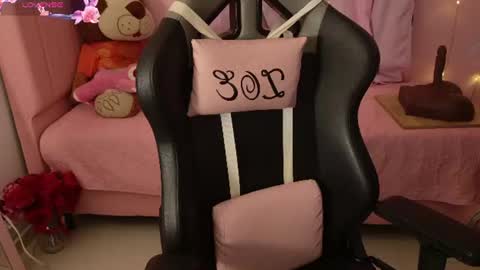 zoe_sullivan_ online show from June 20, 2026, 9:01 am