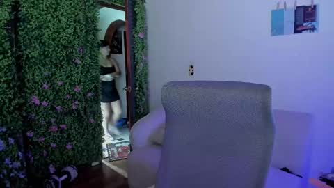 Snapshot of zoe_wattson chatting on November 17, 2025, 2:17 am Zoe online show from November 17, 2025, 2:17 am