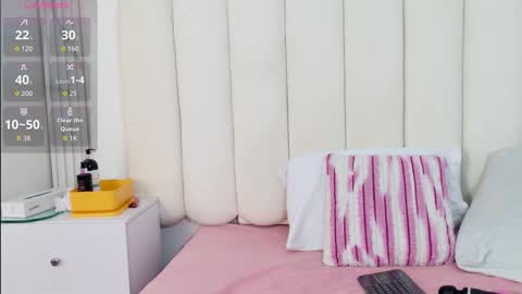 Snapshot of zoeameliie chatting on October 8, 2025, 12:41 am zoeameliie online show from October 8, 2025, 12:41 am