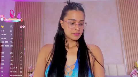 zoebarlowe online show from October 7, 2025, 7:11 pm