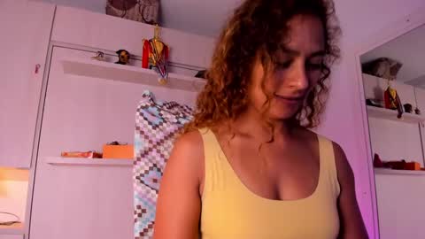 ZOE  online show from December 26, 2024, 11:13 pm