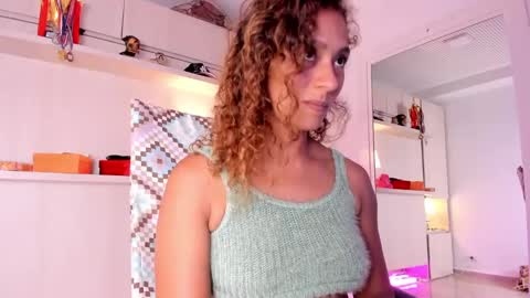 ZOE  online show from January 3, 2025, 1:59 am