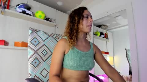 ZOE  online show from February 20, 2025, 8:58 pm
