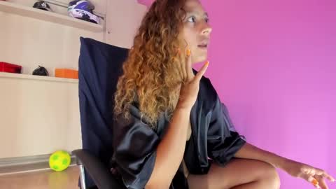 ZOE  online show from March 7, 2025, 2:25 am
