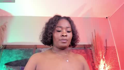 Snapshot of zoee_23 chatting on February 6, 2025, 10:37 am Zoe online show from February 6, 2025, 10:37 am