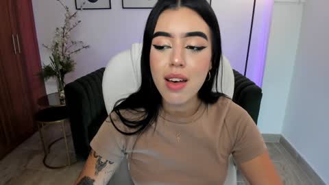Snapshot of zoee_jackson chatting on January 10, 2025, 7:00 pm zoee jackson online show from January 10, 2025, 7:00 pm
