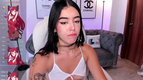 Snapshot of zoee_jackson chatting on January 25, 2025, 6:57 pm zoee jackson online show from January 25, 2025, 6:57 pm