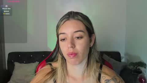 Snapshot of zoee_jackson chatting on October 13, 2025, 3:28 am  zoee jackson online show from October 13, 2025, 3:28 am