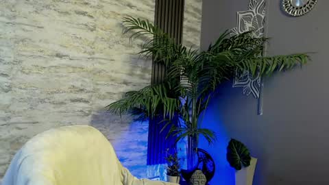 Snapshot of zoee_kiss_ chatting on May 24, 2026, 1:21 am ZOE online show from May 24, 2026, 1:21 am