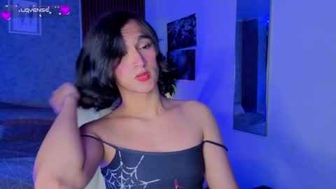 Snapshot of zoee_kiss_ chatting on June 4, 2026, 4:51 am ZOE online show from June 4, 2026, 4:51 am