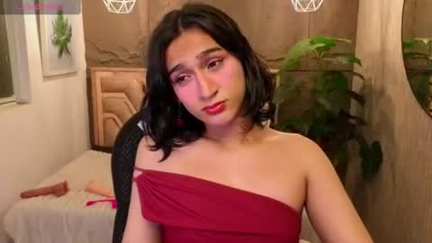 Snapshot of zoee_kiss_ chatting on August 5, 2026, 4:59 am ZOE online show from August 5, 2026, 4:59 am