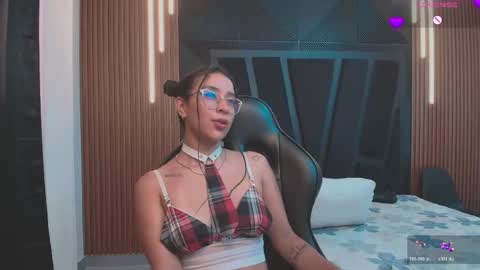 Zoe 3 online show from May 5, 2026, 3:31 pm