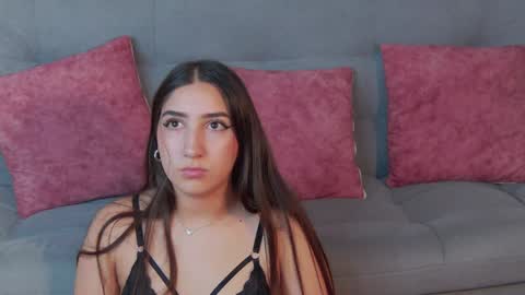Zoe online show from December 6, 2024, 8:07 pm