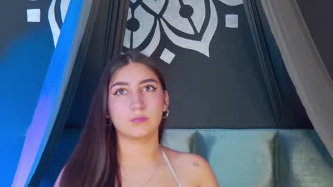 Zoe online show from September 9, 2025, 1:54 pm