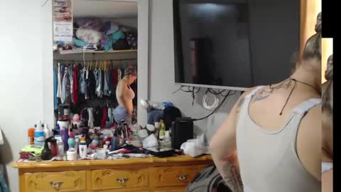 zoeecruz online show from January 25, 2025, 3:52 pm