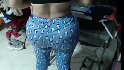 zoeecruz online show from February 22, 2025, 6:41 pm