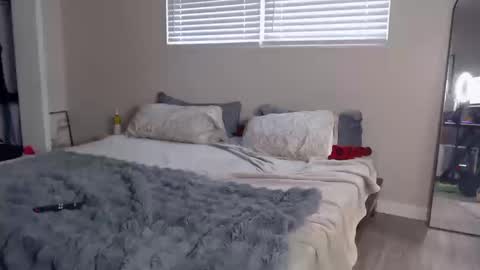 zoeemonroe online show from October 11, 2025, 9:13 pm