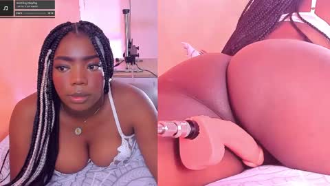 Snapshot of zoeethompson_cm chatting on July 13, 2026, 10:51 am online show from July 13, 2026, 10:51 am