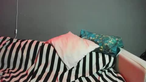 Snapshot of zoefae chatting on October 15, 2025, 7:25 pm Zoe Fae online show from October 15, 2025, 7:25 pm