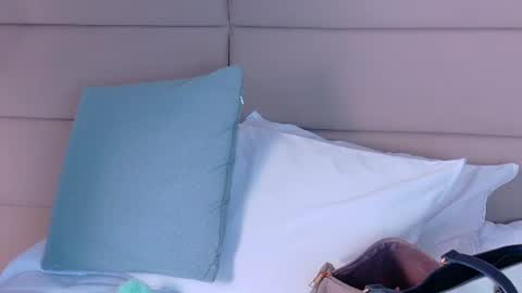 Snapshot of zoehangel chatting on July 2, 2026, 11:05 am Zoe online show from July 2, 2026, 11:05 am