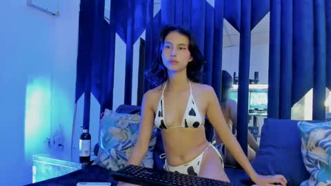 zoehtx online show from January 30, 2025, 1:42 pm