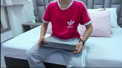 Zoe Krug online show from March 24, 2026, 12:21 pm