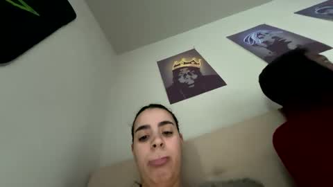 LovelyLatin25 online show from January 28, 2025, 1:59 pm