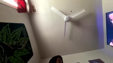 LovelyLatin25 online show from January 31, 2025, 3:33 pm
