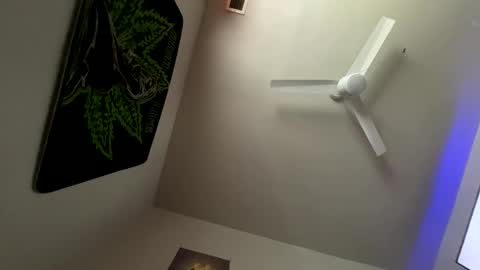 LovelyLatin25 online show from February 5, 2025, 2:26 pm