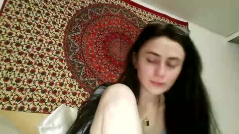 zoepleasing online show from March 10, 2025, 3:45 am
