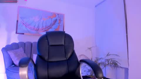 Zoe Presley  online show from October 10, 2025, 4:55 am