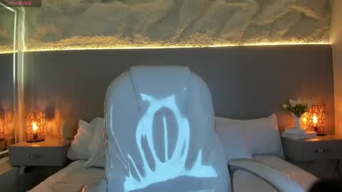 Zoe online show from May 20, 2026, 3:24 am