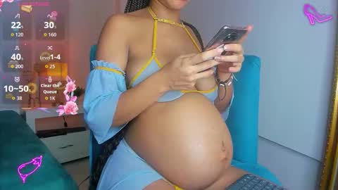 Zoe Santana online show from November 4, 2025, 8:08 pm