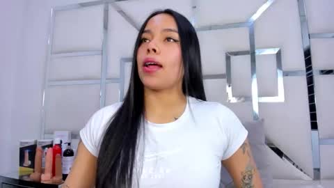 ZoeSwam online show from November 27, 2025, 11:34 am