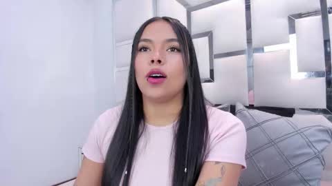 ZoeSwam online show from February 3, 2026, 2:22 pm