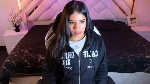 Zoe online show from April 28, 2026, 12:43 pm