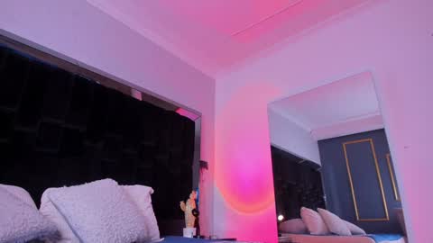 zoevidal_ online show from December 23, 2024, 11:57 am