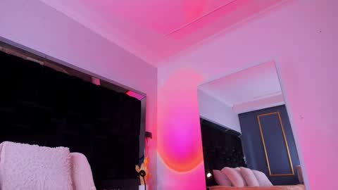 zoevidal_ online show from December 24, 2024, 11:06 am